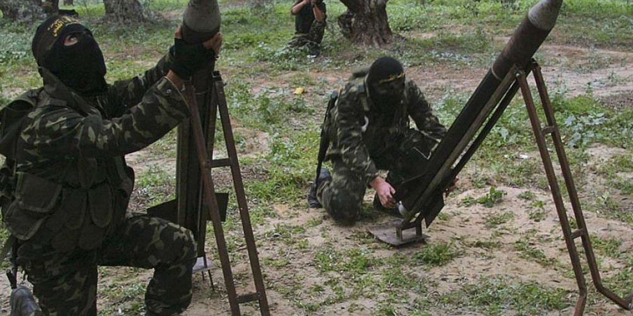 El Kassam Tugayları sivillerin evlerinin hedef alınmasına karşılık Askalan'ı vurdu