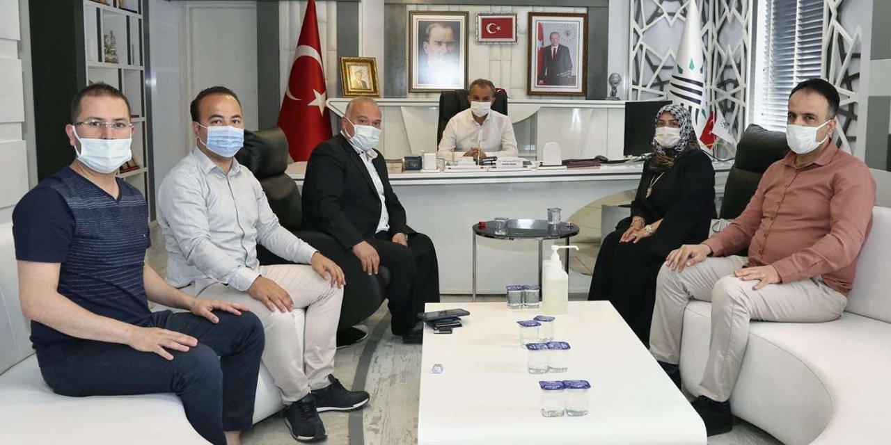 Avrupa El Ele Vakfı’ndan Hayır Çarşısı’na ayakkabı desteği