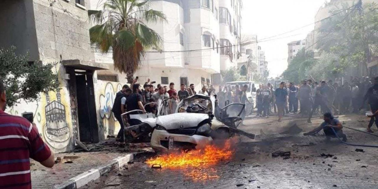 Zionist airstrike kills two Palestinians, seriously injures another in Gaza