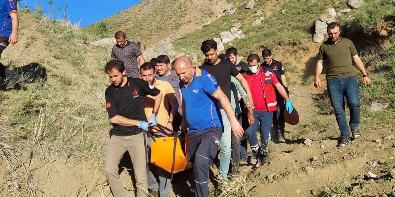 Kayalıklardan düşen kişi AFAD ve UMKE ekipleri tarafından kurtarıldı