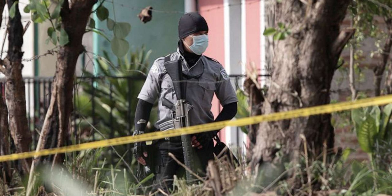 El Salvador'da eski polisin evinde onlarca kadın cesedi bulundu