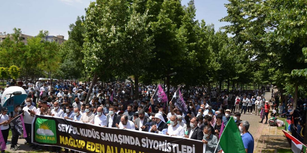 HÜDA PAR Diyarbakır'da düzenlendiği kitlesel basın açıklamasıyla Filistin zaferini tebrik etti
