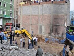 Kızıltepe'de Temel Kazısında Altın Dolu Küp!