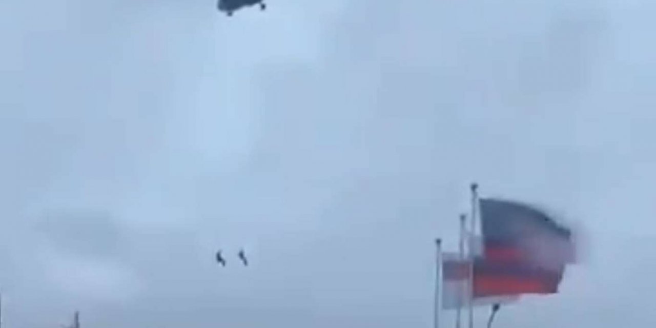 Rusya'da 2 asker helikopterden sarkıtılan halattan düşerek öldü