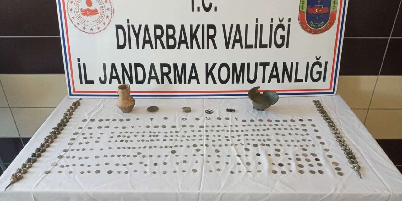 Çınar'da 328 adet tarihi eser ele geçirildi