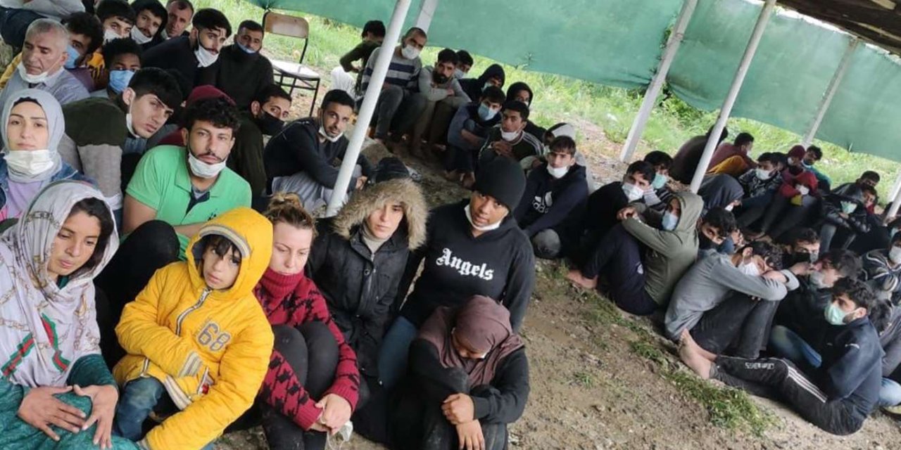 Turkish border guards rescue 81 asylum-seekers maltreated by Greek troops