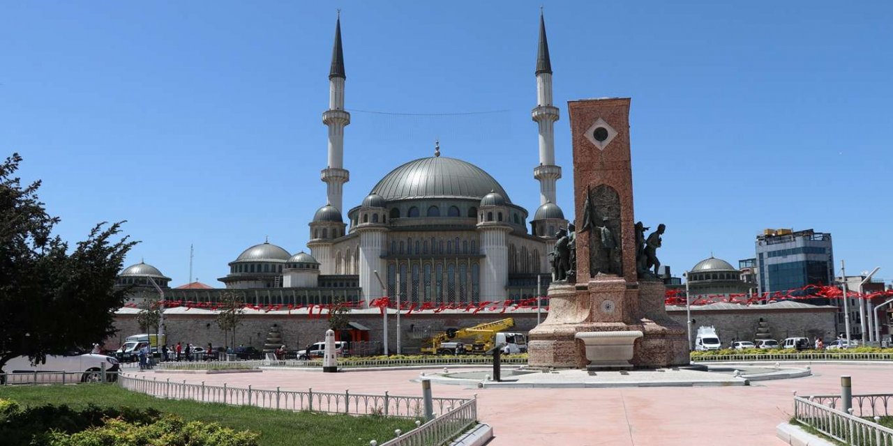 Taksim Camii ibadete açılıyor