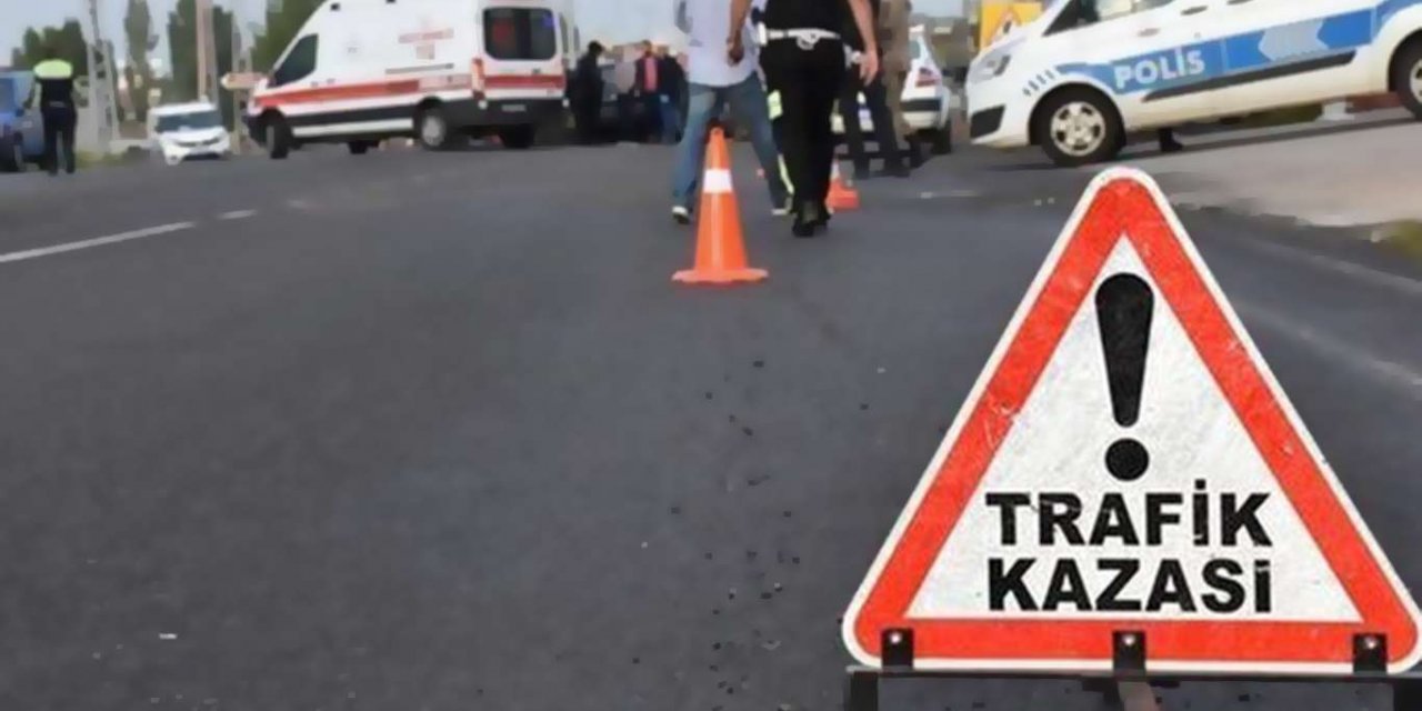 ​Tokat’ın Zile ilçesinde iki araç kafa kafaya çarpıştı: 4 ölü 6 yaralı