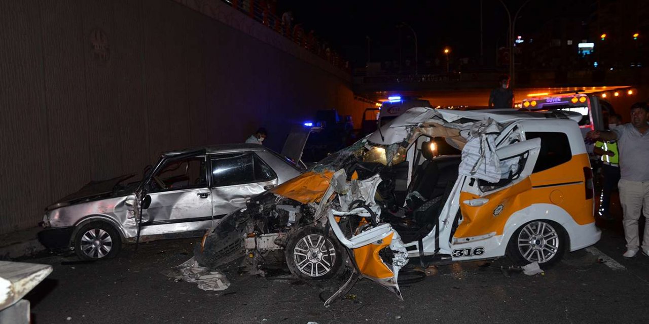 Diyarbakır’da feci kaza: 3 ölü 7 yaralı