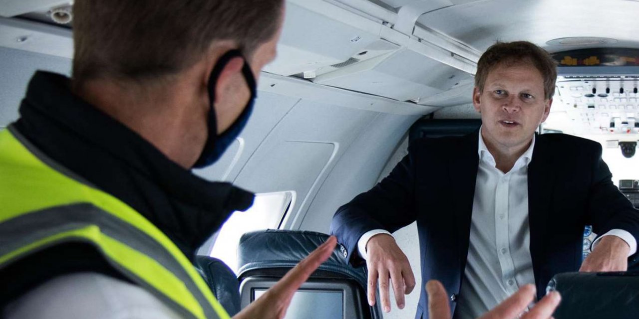 İngiltere'den Belarus hava yollarına yasak