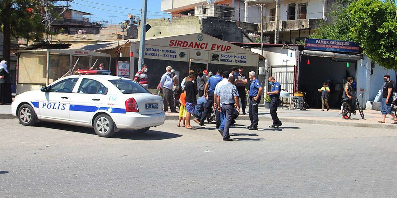 Adana’da tır motosiklete çarptı: Bir çocuk vefat etti