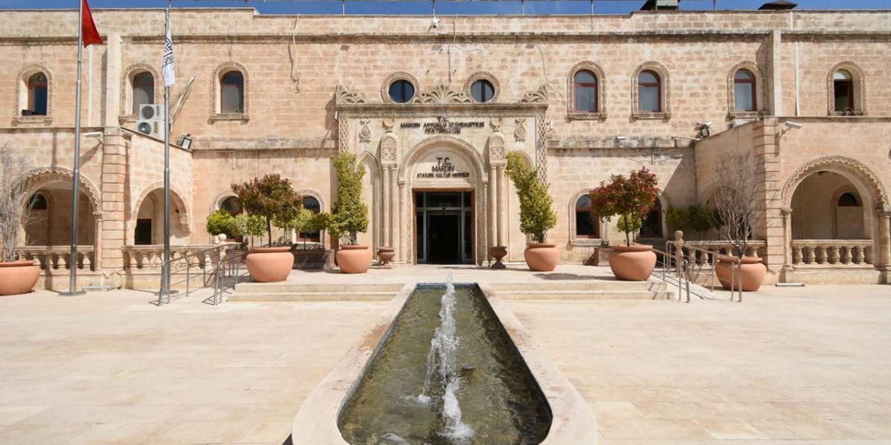 Mardin Artuklu Üniversitesi göçmen çocukların eğitimine mercek tutuyor