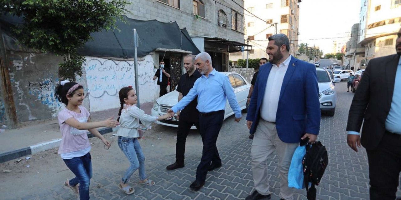 Hamas lideri Sinvar Gazze sokaklarında: Coronavirus yerine F-16'yla şehid edilmeyi tercih ederim