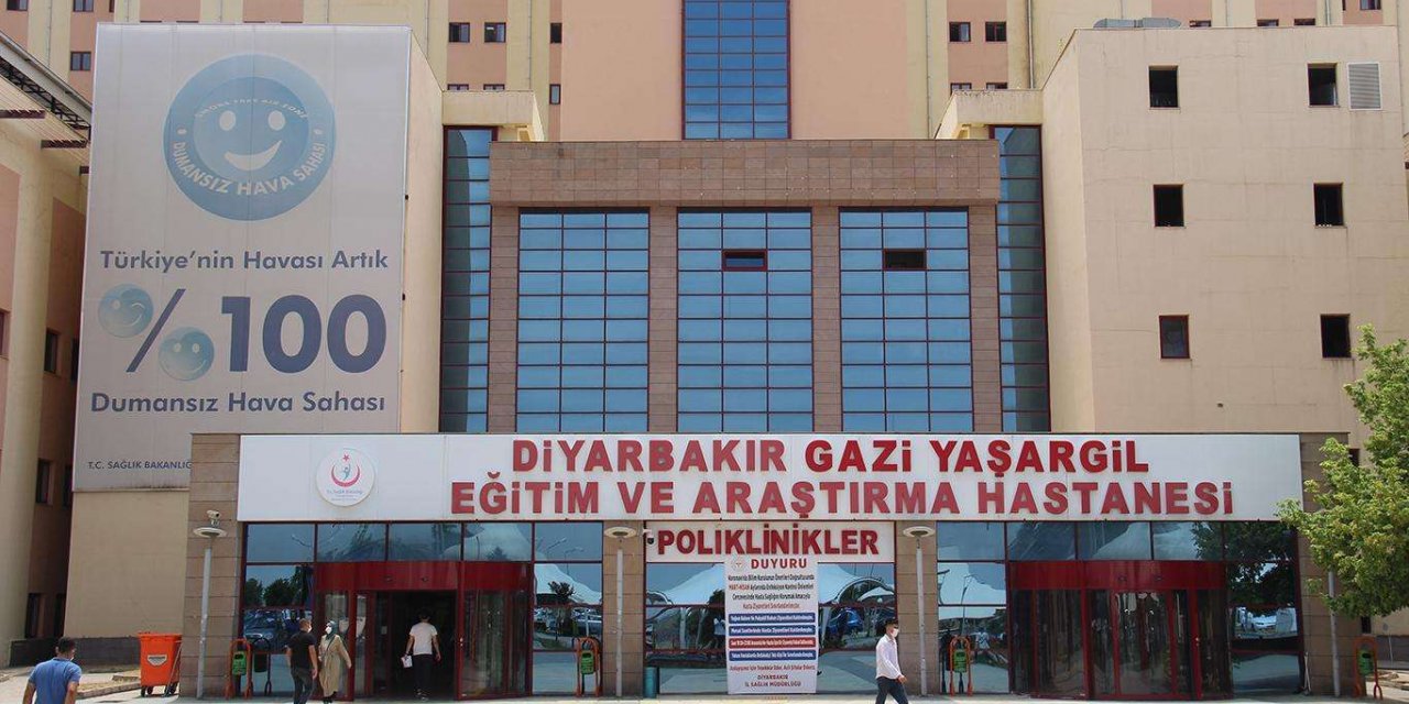 Diyarbakır Gazi Yaşargil Eğitim ve Araştırma Hastanesi Başhekimi Dr. Muhammed Asena görevden alındı