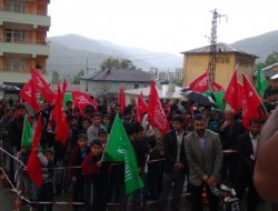 Sağanak yağışın altında Muhammedi coşku