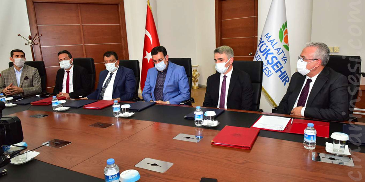 Malatya'da yapılacak 24 derslikli okul imzalar atıldı