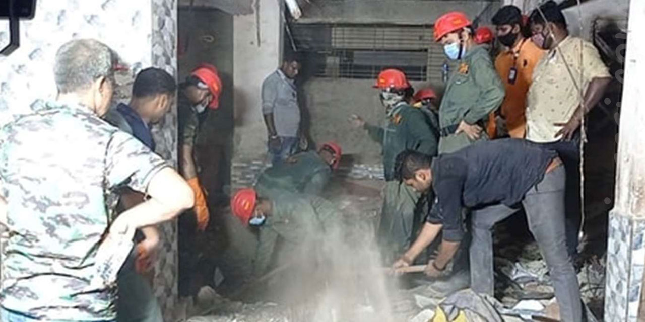 Hindistan'ın Ulhasnagar kentinde bir binanın çökmesi sonucu 7 kişi öldü