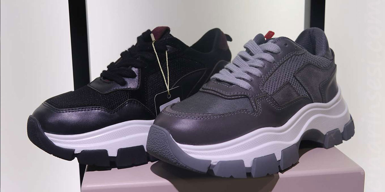 Salgın sürecinde spor ayakkabılara talep arttı