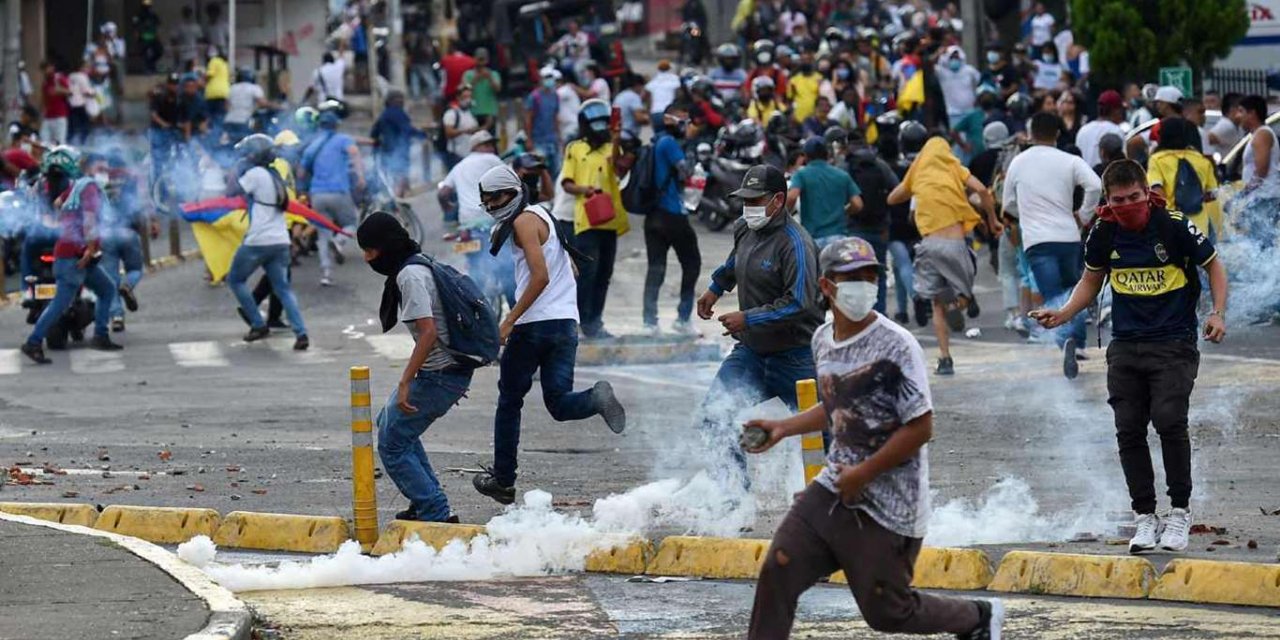 Colombian police kill 4 anti-government protesters in Cali