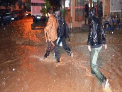 Meteorolojiden Sel Uyarısı