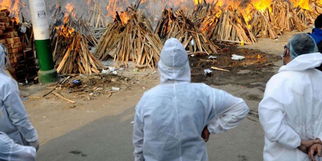 Hindistan'da Covid-19'dan ölenlerin sayısı 326 bine ulaştı