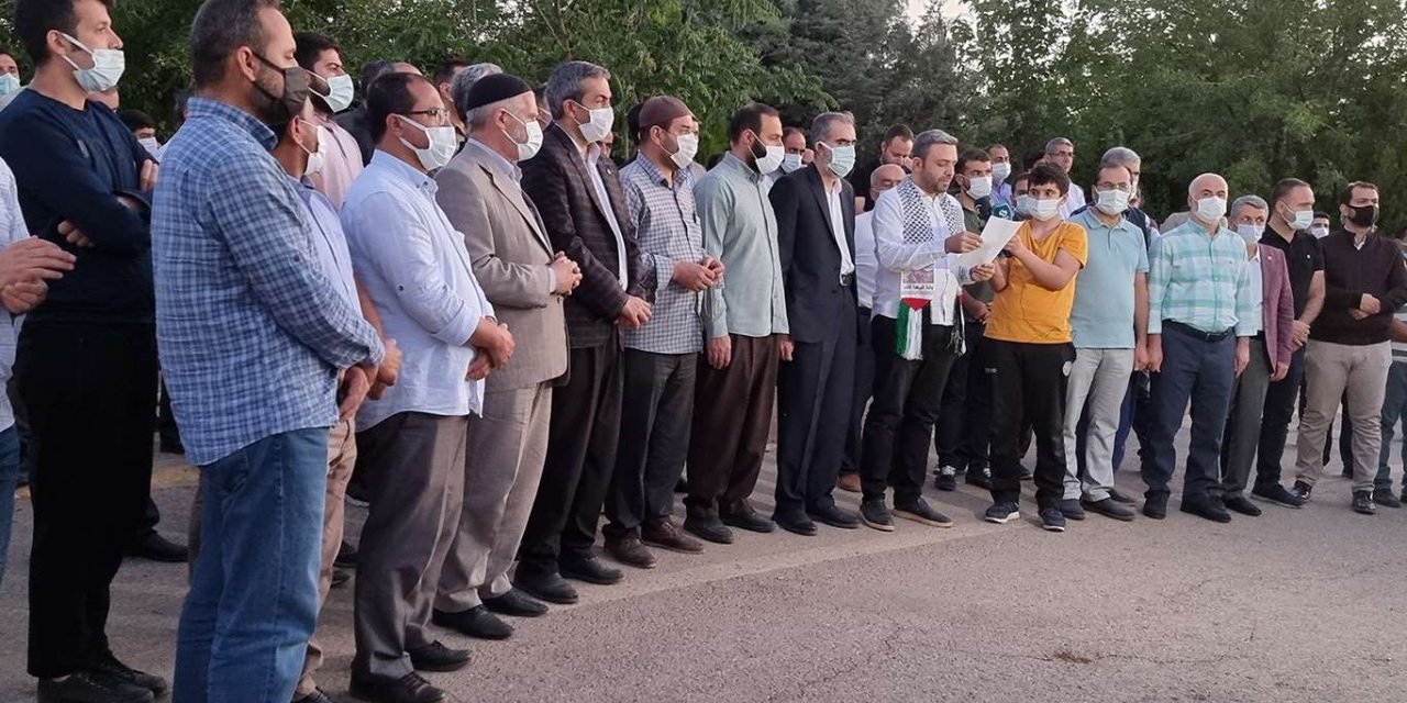 Mavi Marmara Şehidi Ali Haydar Bengi mezarı başında anıldı