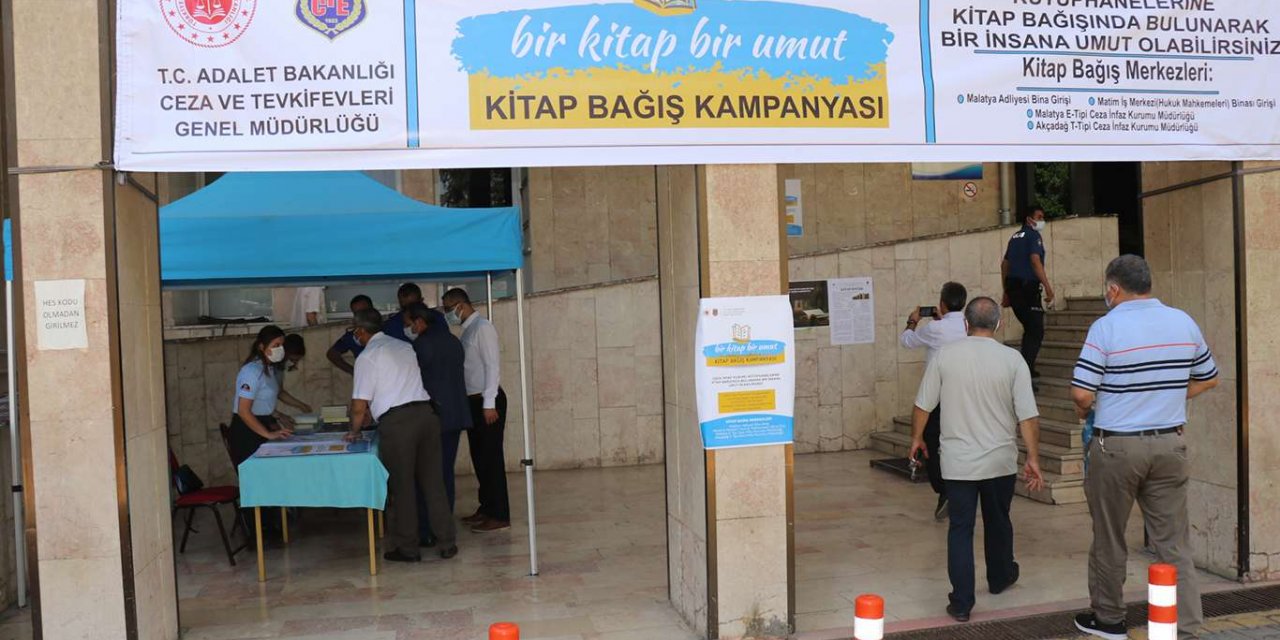 Malatya’da “Bir kitap bir umut” sloganıyla kitap bağışı kampanyası başlatıldı