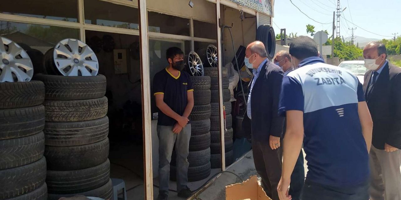 Van'da kaldırım işgali ve görüntü kirliliği denetimi