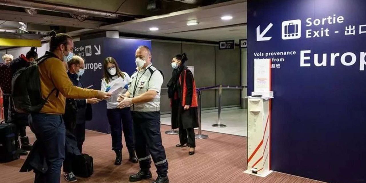 AB Komisyonu Covid-19 aşısı olanlara seyahat kısıtlamalarını yumuşatmaya hazırlanıyor