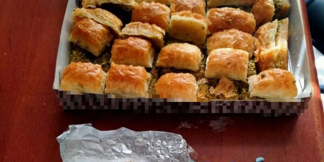Gaziantep’te baklava kutusu içerisine gizlenmiş uyuşturucu ele geçirildi