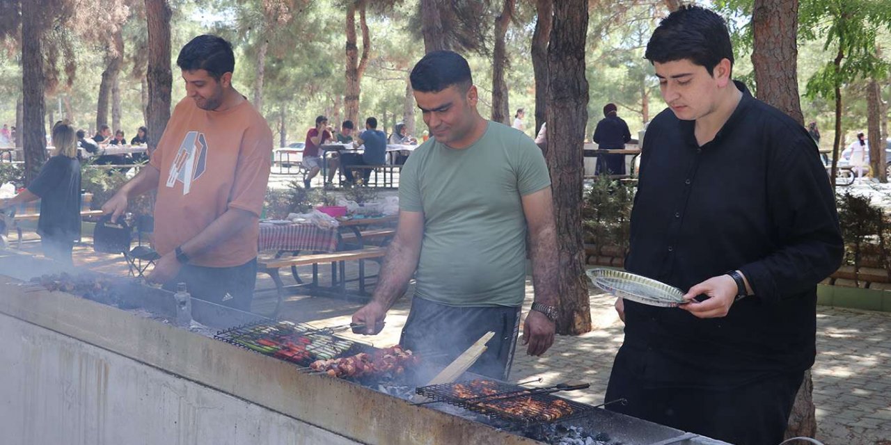 Halk aylar sonra mesire alanlarında piknik yapmanın sevincini yaşadı
