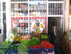 Maden'de 3 dükkan 10 bin TL