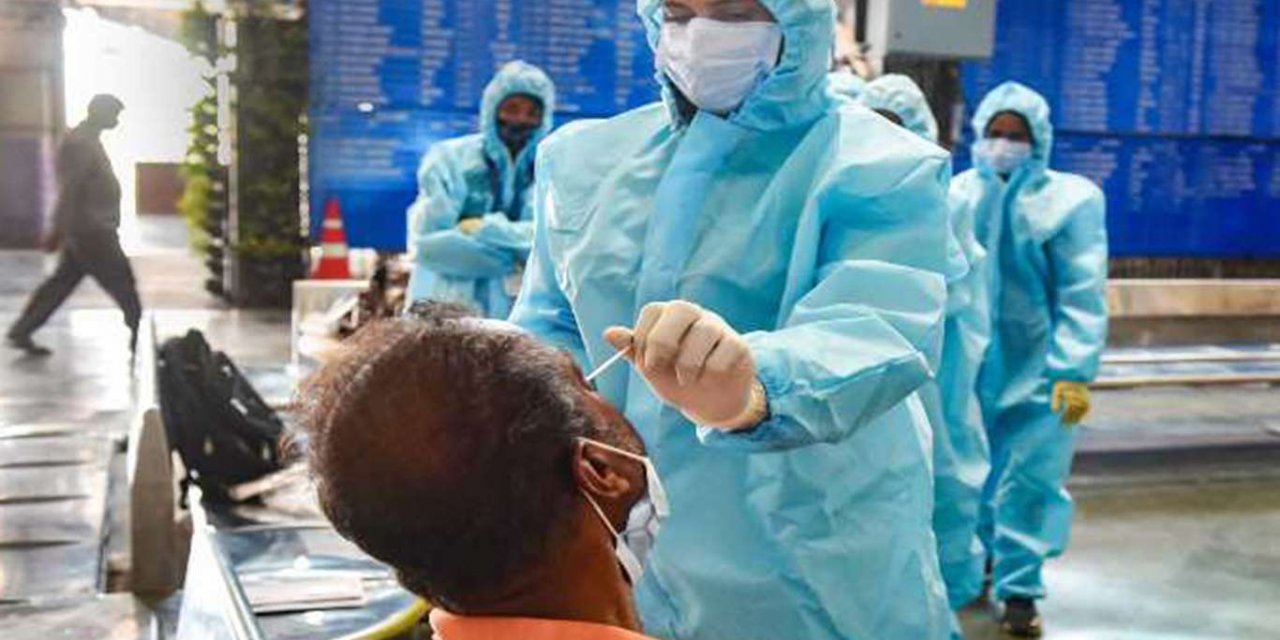 Covid-19 salgınından en çok etkilenen ülkelerden Hindistan'da 346 bin 784 kişi öldü