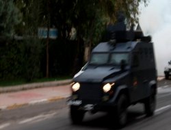 Diyarbakır'da polis aracı çocuğa çarptı