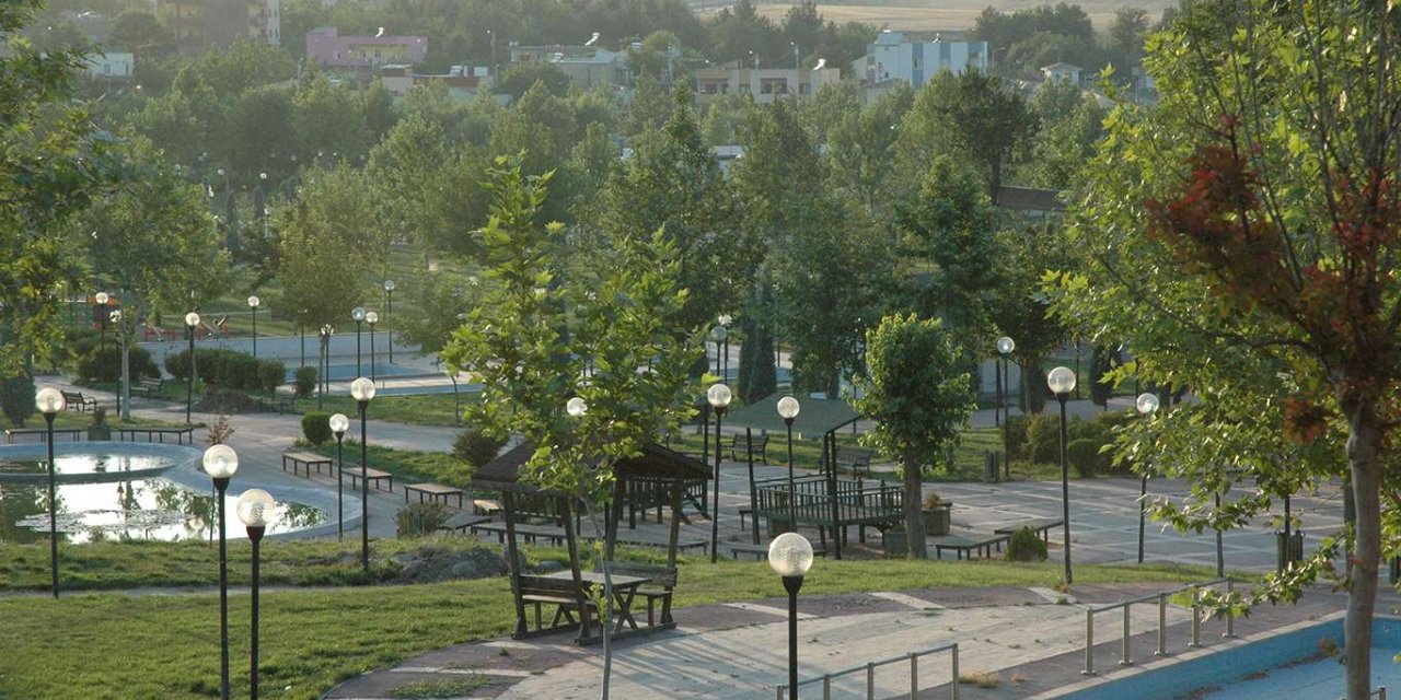 Çınar'da madde bağımlılarının parkları mesken tutması aileleri rahatsız ediyor