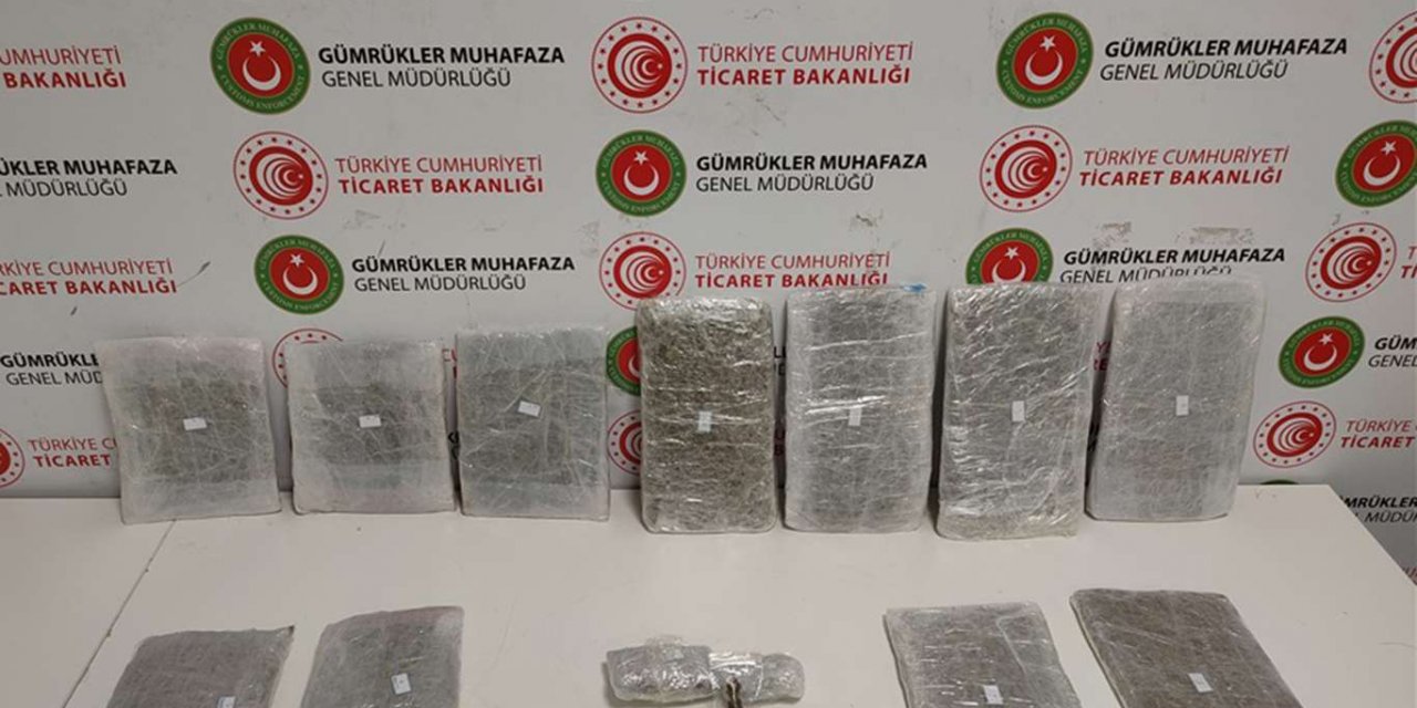 İstanbul Havalimanında uyuşturucu taşıyan beş kurye yakalandı