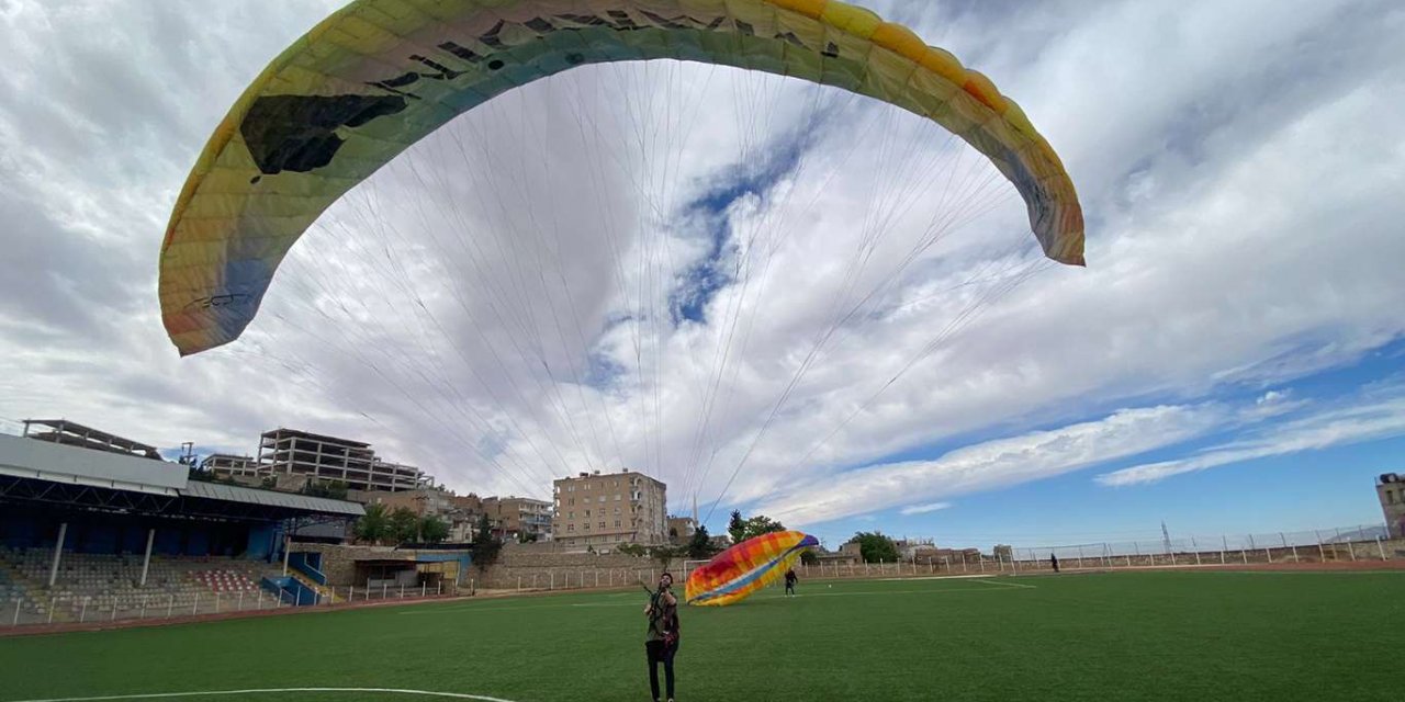 Mardin’de yamaç paraşütü eğitimleri sürüyor