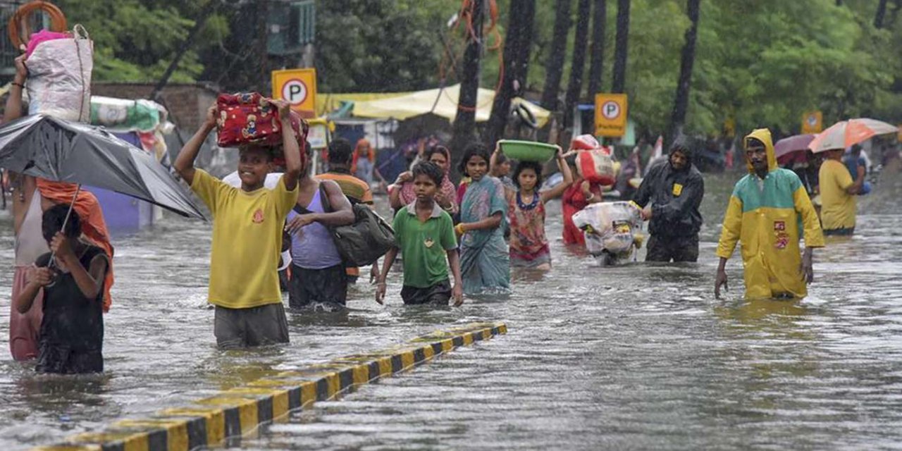 Hindistan’da muson yağmurları etkili oluyor