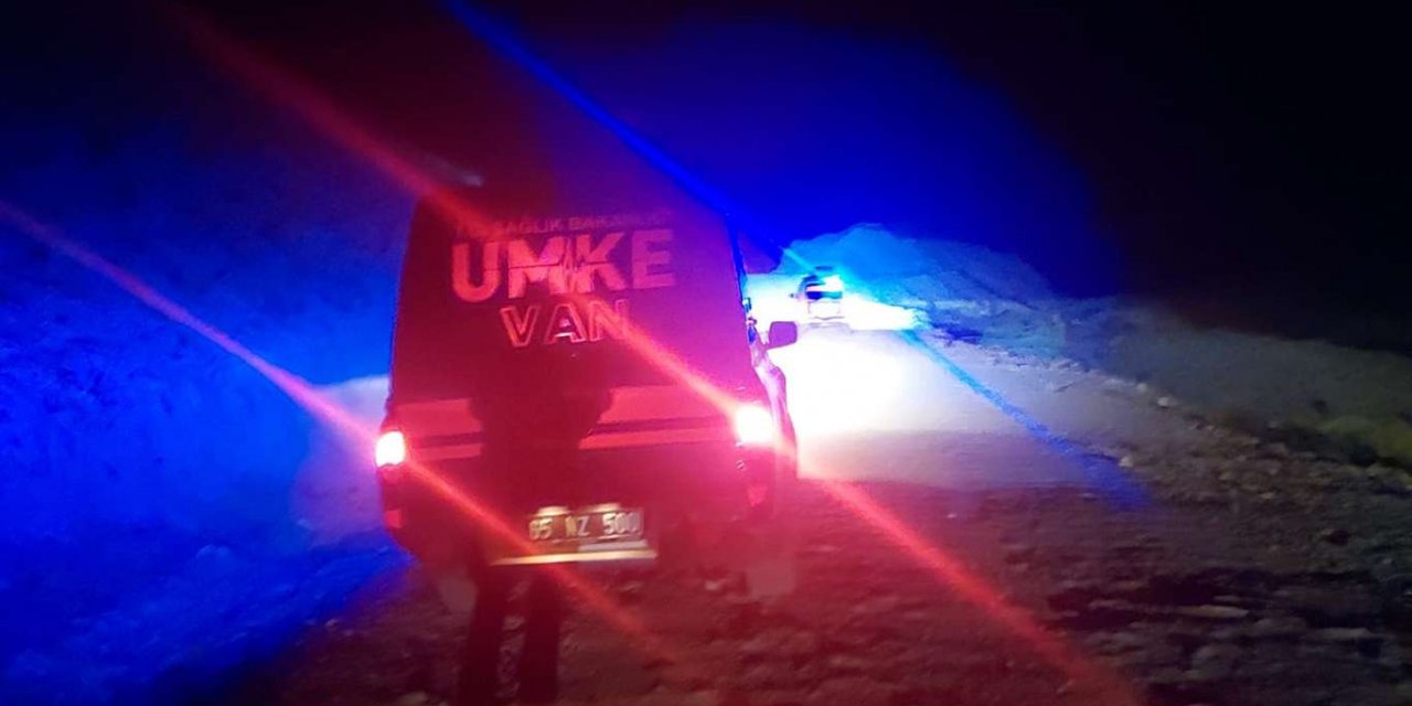 Ulaşımı zor olan kırsal mahalledeki hastayı UMKE ve 112 ekipleri hastaneye yetiştirdi