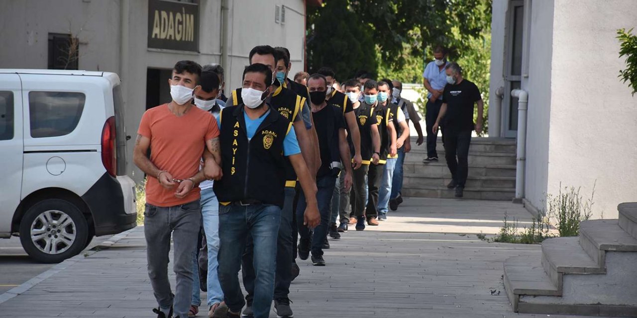 Adana'da çeşitli suçlardan hapis cezası bulunan 33 kişi yakalandı