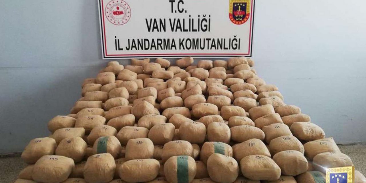 Van’ın Başkale ilçesinde 233 kilo eroin ele geçirildi