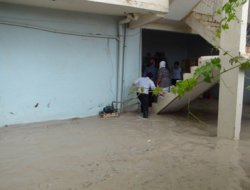 Nusaybin'de evleri su bastı