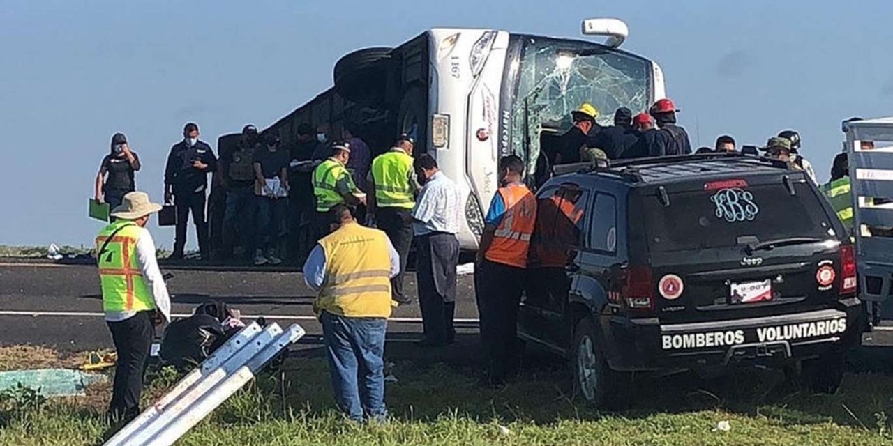 Meksika'da otobüs kazasında 12 kişi öldü