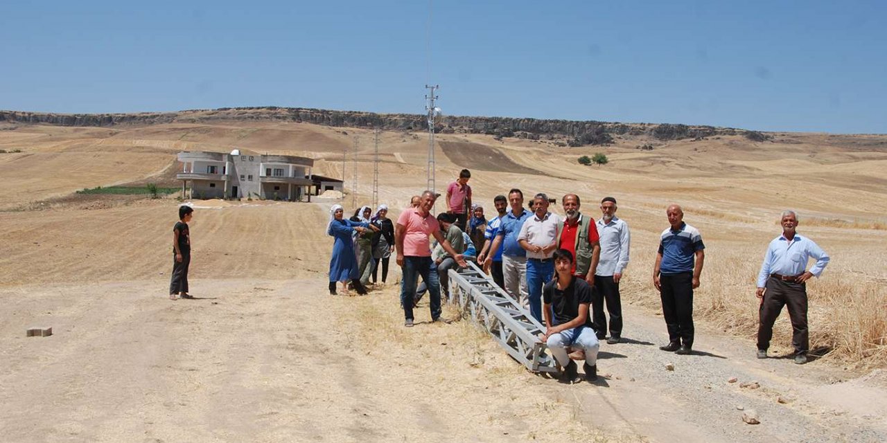 Aylardır elektrikleri bağlanmayan köylüler büyük mağduriyet yaşıyor