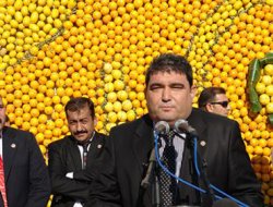 "Mersin çiftçisi yalnız bırakıldı"