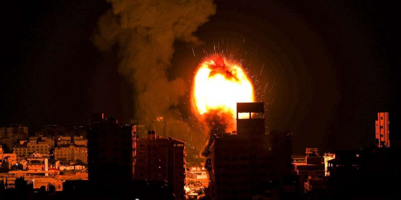 Zionist regime’s warplanes launch a series of air strikes on Gaza