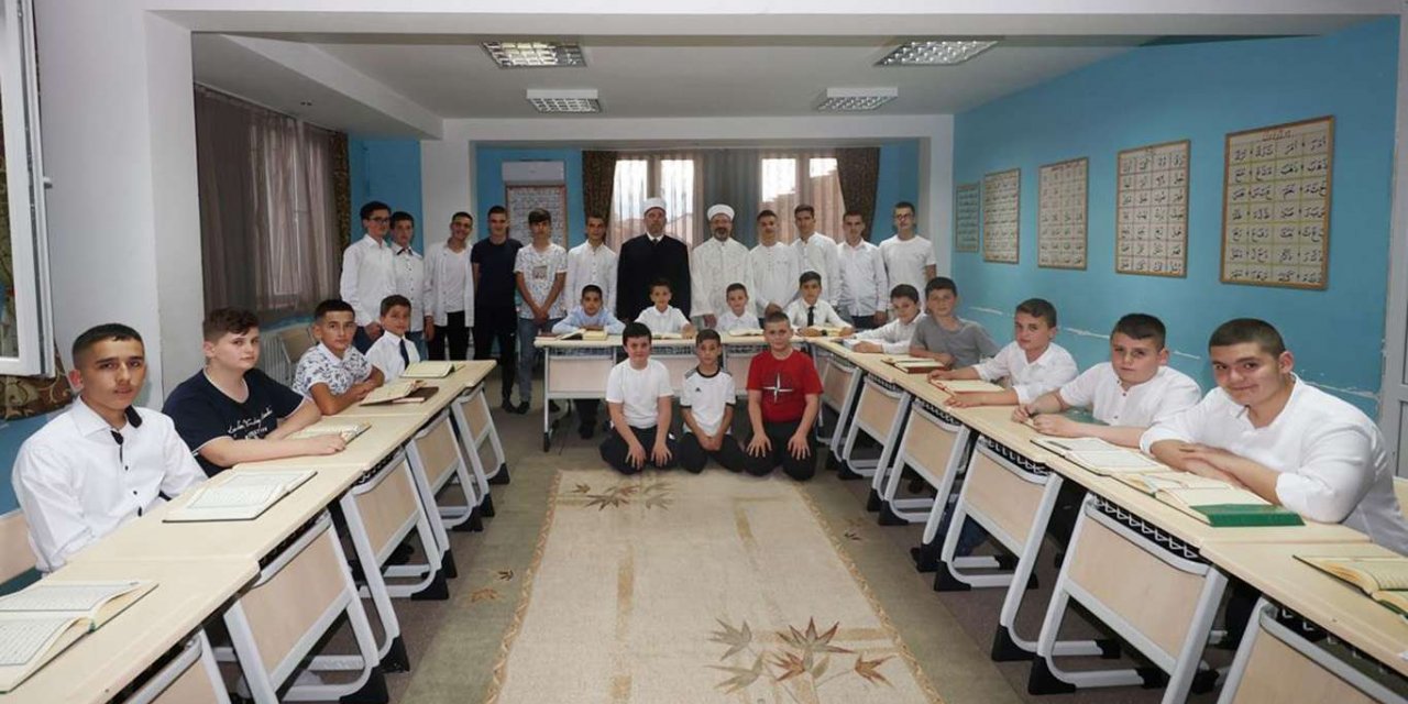 Diyanet İşleri Başkanı Erbaş Kur'an kursu öğrencilerini ziyaret etti