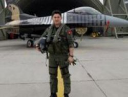 Pilot koltuğuyla yere çakılmış