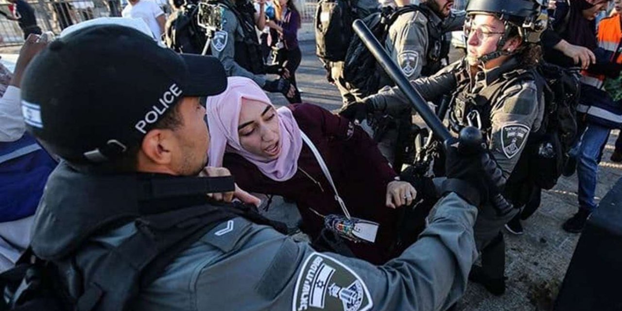 Zionist settlers, police attack Sheikh Jarrah residents