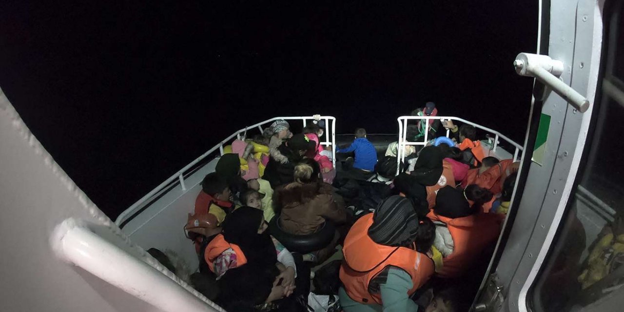 Yunanistan tarafından ölüme terk edilen 200 düzensiz göçmen kurtarıldı